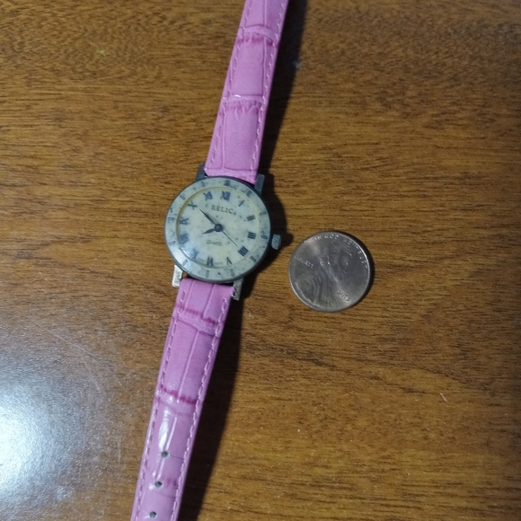 Vintage Stone face Relic Watch for girls | Relic by Fossil Watch - Picture 7 of 7